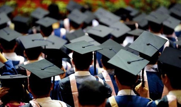 天博体育官网首页-学费暴跌15万，招生难了？