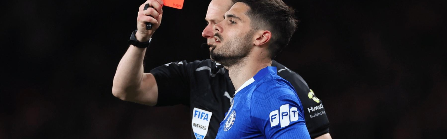 球迷社区-本赛季切尔西在联赛中已吃7张红牌，英超单赛季历史纪录是9张